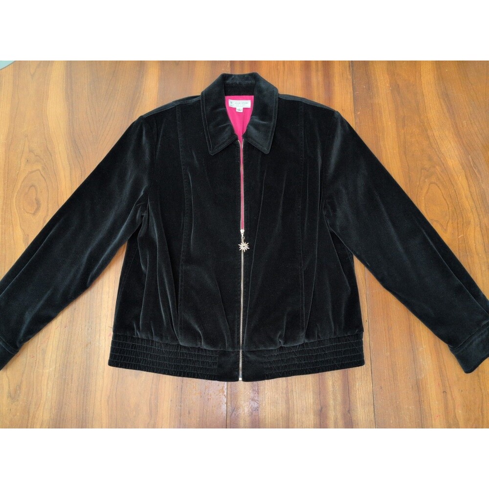 St. John Sport Black Velvet Zip Jacket Pink Lining Star Charm Size L READ